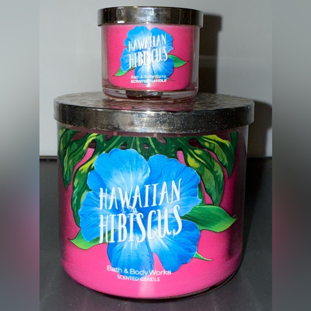 Bath & Body Works Hawaiian Hibiscus 
VERY RARE TO FIND THIS DUO
3WICK & MINI DUO